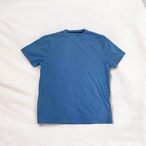 TOMMY HILFIGER® MEN'S LOGO T-SHIRT.